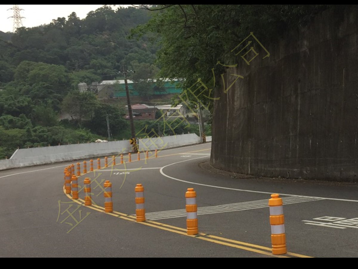 高韌性耐衝擊警示柱、高彈性回復柱